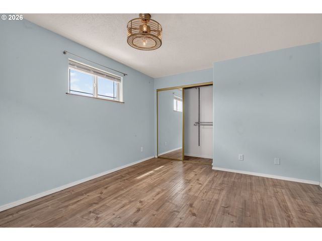 4854 A St, Springfield, OR 97478