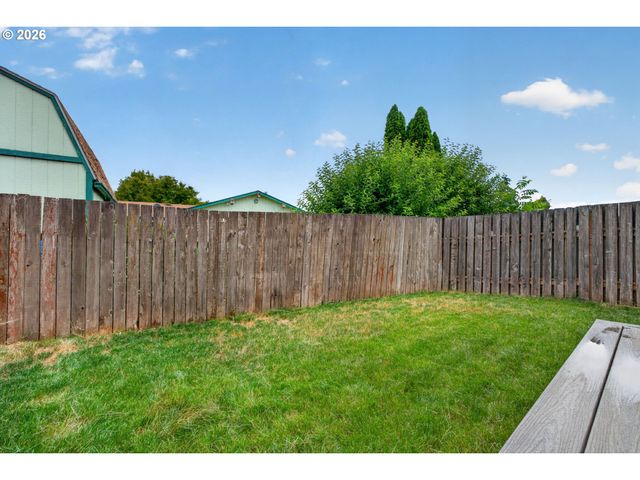 4854 A St, Springfield, OR 97478