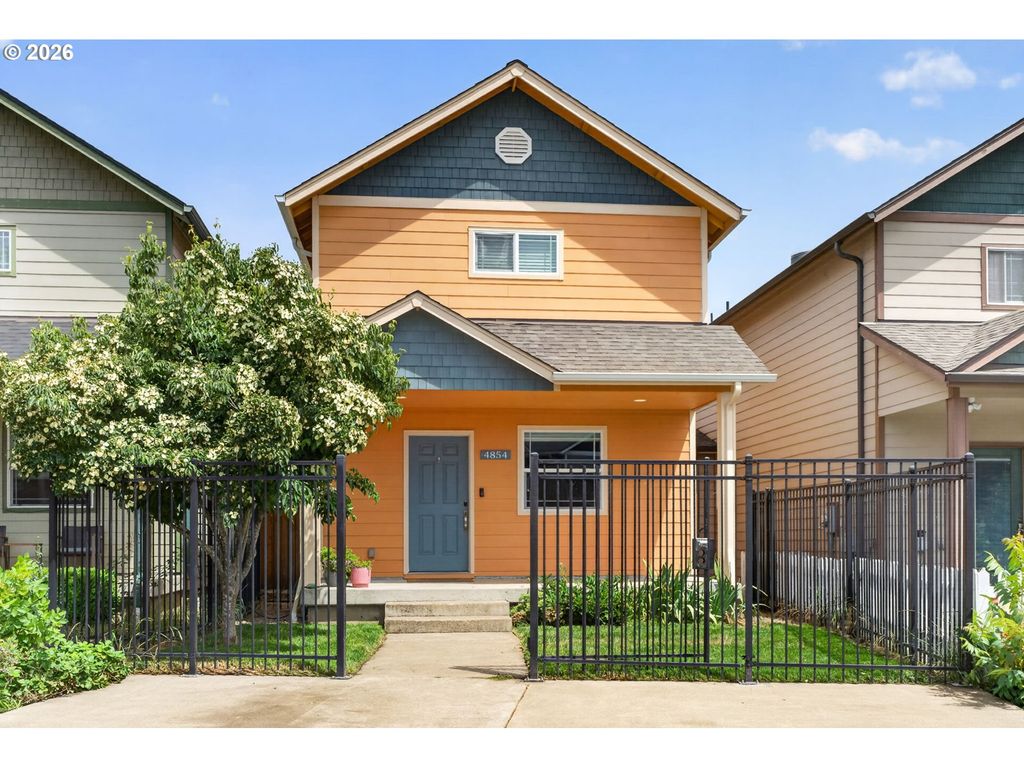 4854 A St, Springfield, OR 97478