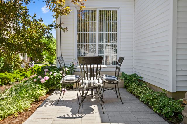 1253 Water Stone Circle, Wauconda, IL 60084