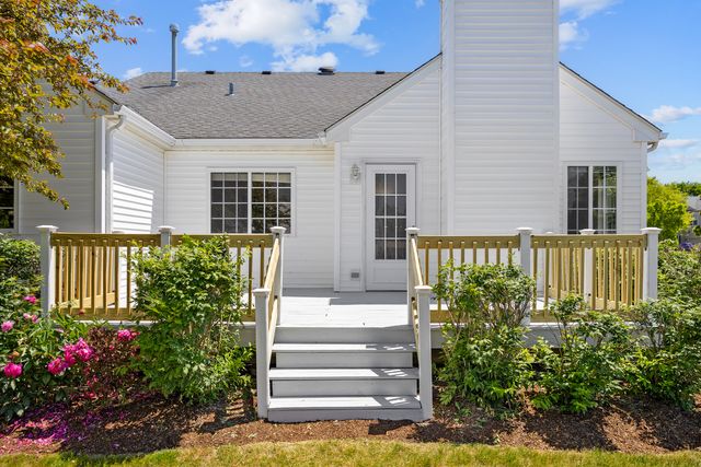 1253 Water Stone Circle, Wauconda, IL 60084