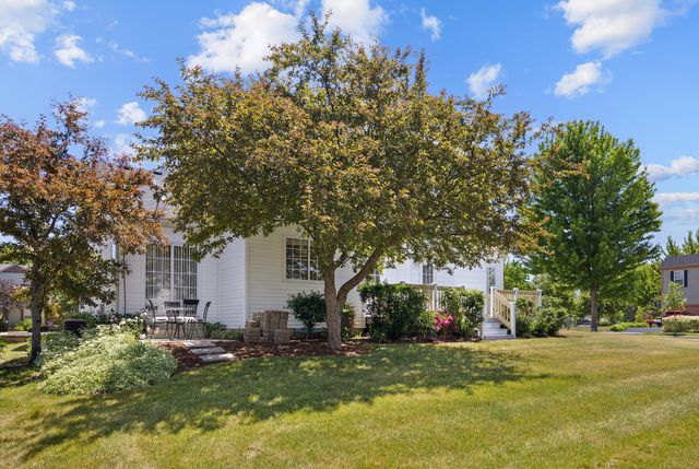 1253 Water Stone Circle, Wauconda, IL 60084