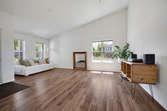 1253 Water Stone Circle, Wauconda, IL 60084