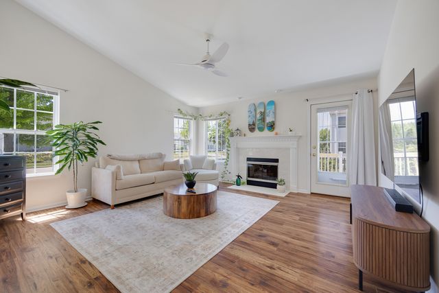 1253 Water Stone Circle, Wauconda, IL 60084