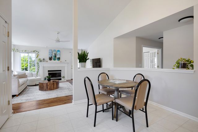 1253 Water Stone Circle, Wauconda, IL 60084