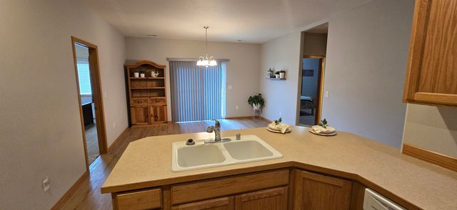 825 N Fox Ridge Rd, Medical Lake, WA 99022