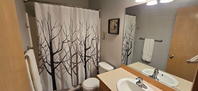 825 N Fox Ridge Rd, Medical Lake, WA 99022