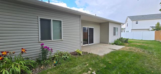 825 N Fox Ridge Rd, Medical Lake, WA 99022