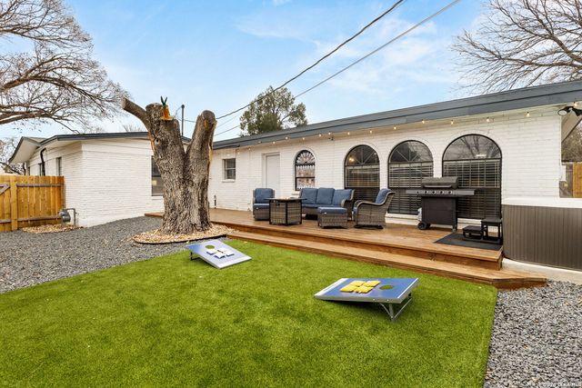 607 REDCLIFF DR, San Antonio, TX 78216