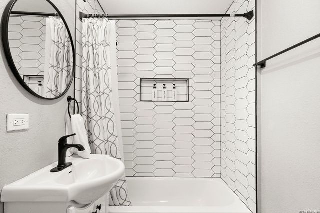 607 REDCLIFF DR, San Antonio, TX 78216