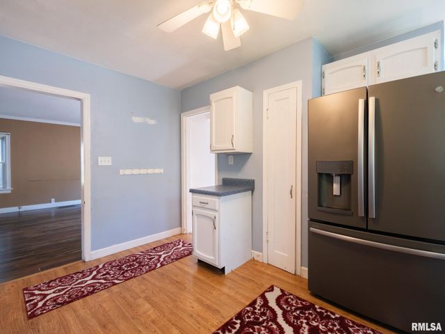 2327 W CALLENDER Avenue, West Peoria, IL 61604