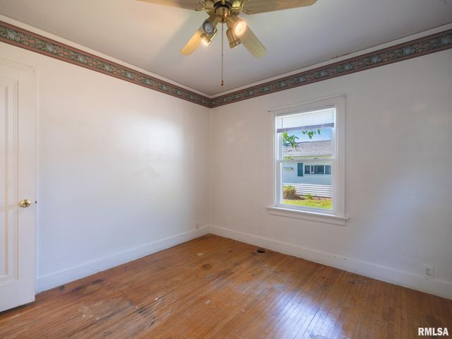 2327 W CALLENDER Avenue, West Peoria, IL 61604