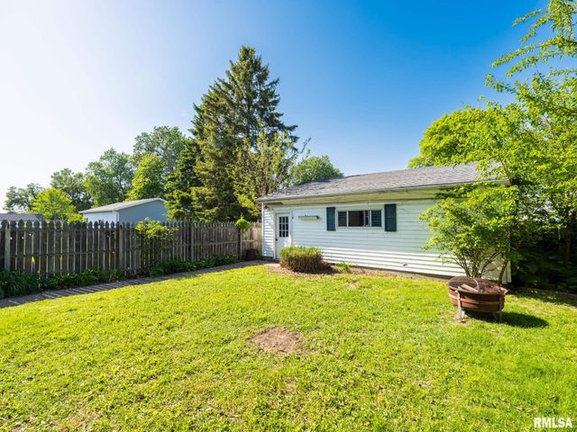 2327 W CALLENDER Avenue, West Peoria, IL 61604