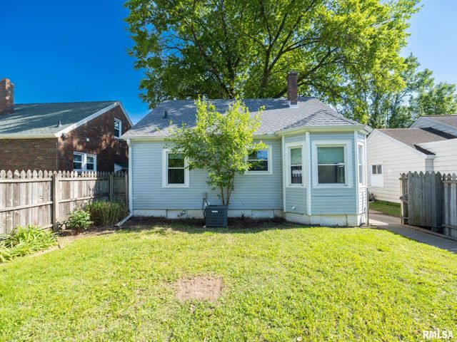 2327 W CALLENDER Avenue, West Peoria, IL 61604