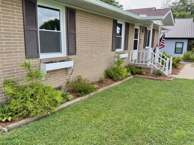 925 Old McMinnville Rd, Woodbury, TN 37190