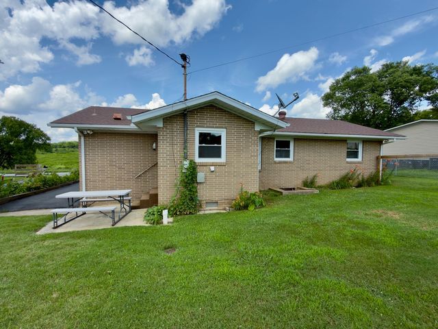 925 Old McMinnville Rd, Woodbury, TN 37190