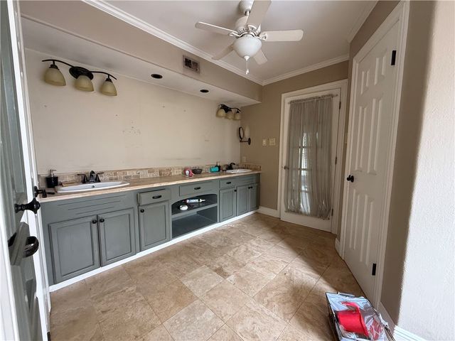 5913 Cinnamon Oaks Dr, Corpus Christi, TX 78414