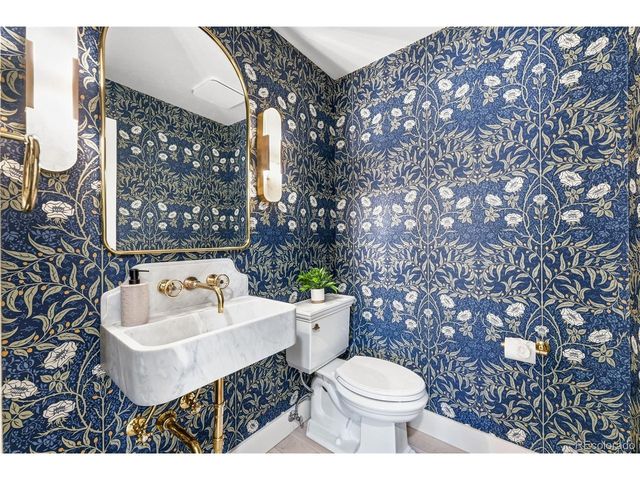 4043 S Olive St, Denver, CO 80237