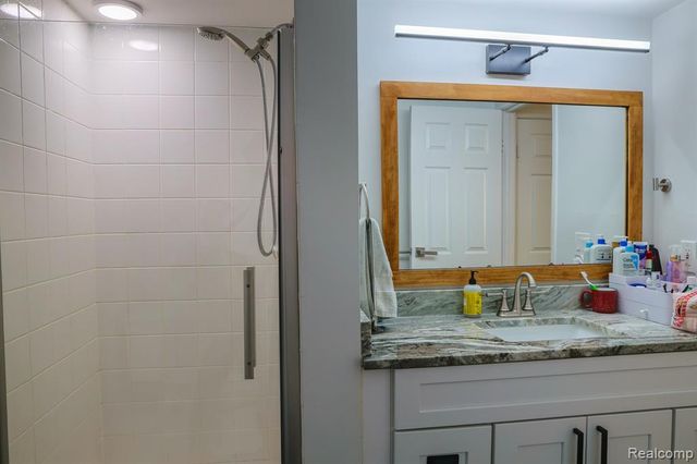 1989 Klingensmith Road 46, Bloomfield Hills, MI 48302