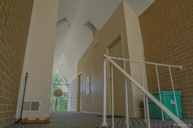1989 Klingensmith Road 46, Bloomfield Hills, MI 48302