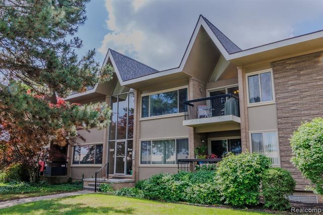 1989 Klingensmith Road 46, Bloomfield Hills, MI 48302