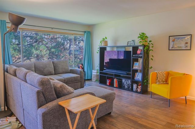 1989 Klingensmith Road 46, Bloomfield Hills, MI 48302