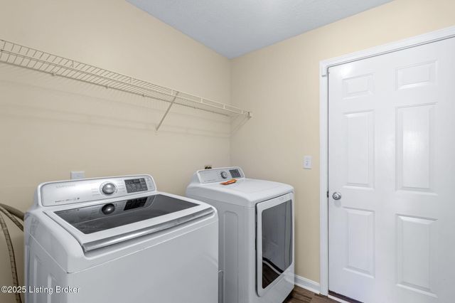 7713 Hepatica Dr, Louisville, KY 40258