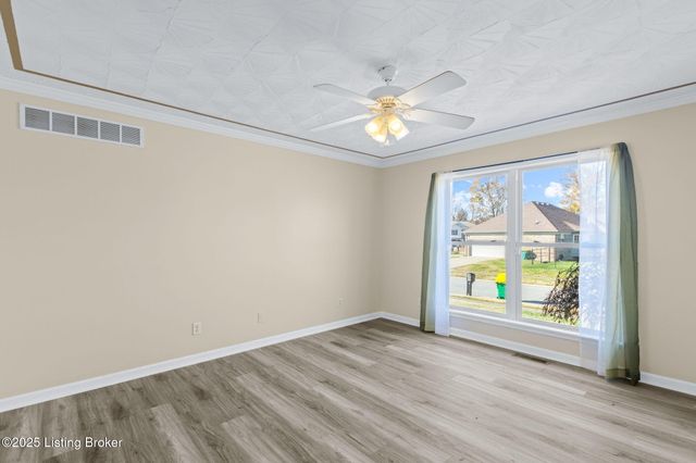 7713 Hepatica Dr, Louisville, KY 40258