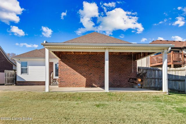 7713 Hepatica Dr, Louisville, KY 40258
