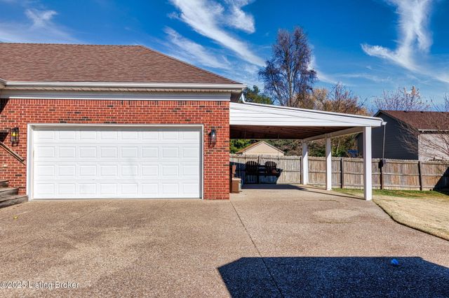 7713 Hepatica Dr, Louisville, KY 40258