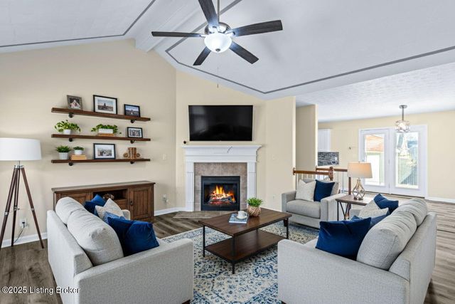 7713 Hepatica Dr, Louisville, KY 40258