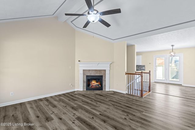 7713 Hepatica Dr, Louisville, KY 40258