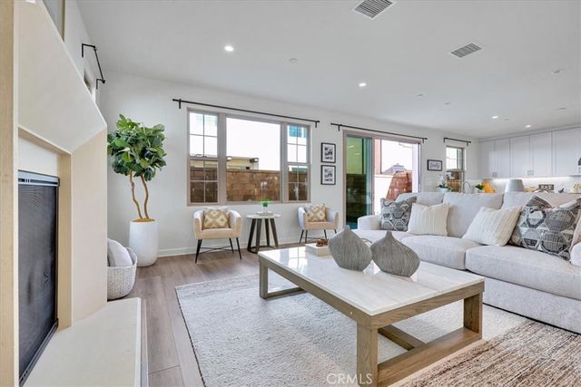 114 Bouquet, Irvine, CA 92618