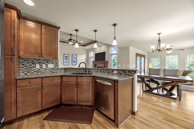 1722 Lake Shore Dr, Iowa City, IA 52246