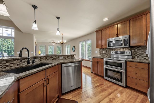 1722 Lake Shore Dr, Iowa City, IA 52246