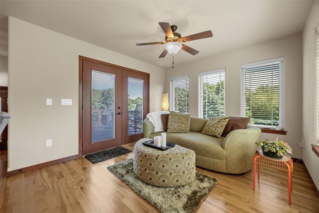 1722 Lake Shore Dr, Iowa City, IA 52246