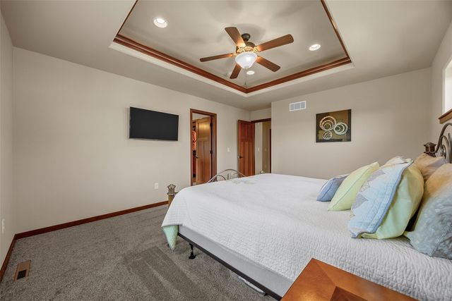 1722 Lake Shore Dr, Iowa City, IA 52246