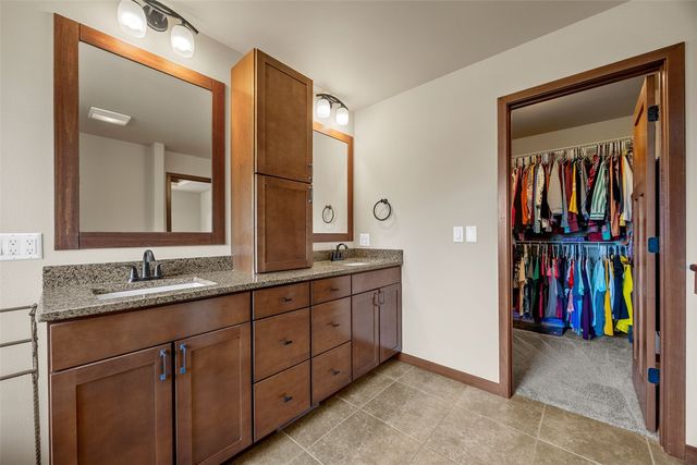1722 Lake Shore Dr, Iowa City, IA 52246