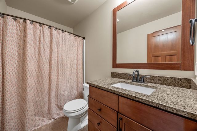 1722 Lake Shore Dr, Iowa City, IA 52246