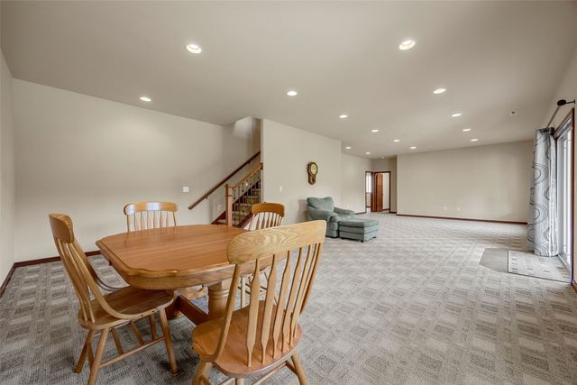 1722 Lake Shore Dr, Iowa City, IA 52246