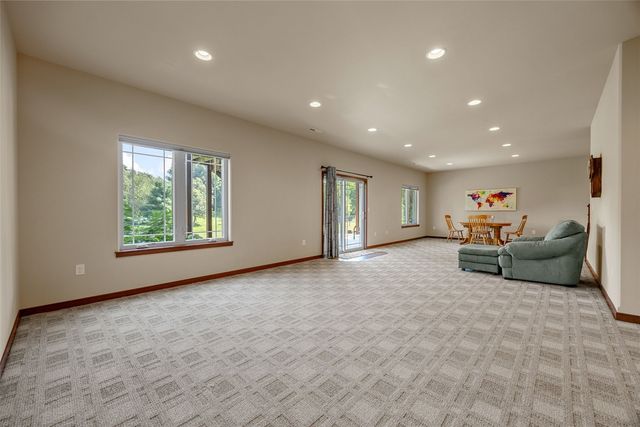 1722 Lake Shore Dr, Iowa City, IA 52246