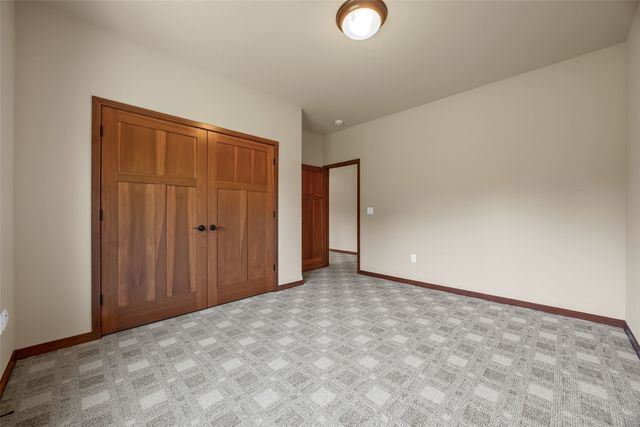 1722 Lake Shore Dr, Iowa City, IA 52246