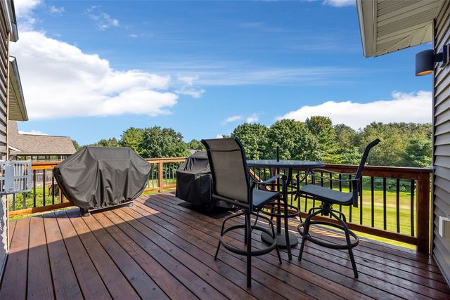 1722 Lake Shore Dr, Iowa City, IA 52246
