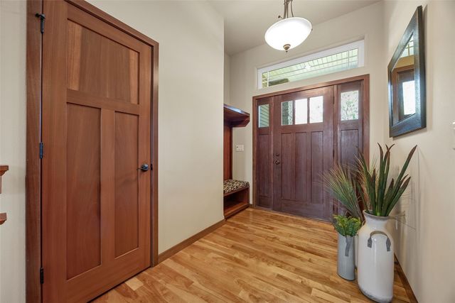 1722 Lake Shore Dr, Iowa City, IA 52246
