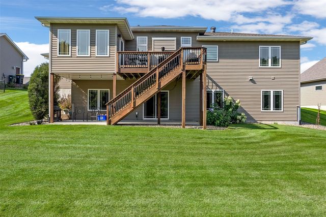 1722 Lake Shore Dr, Iowa City, IA 52246
