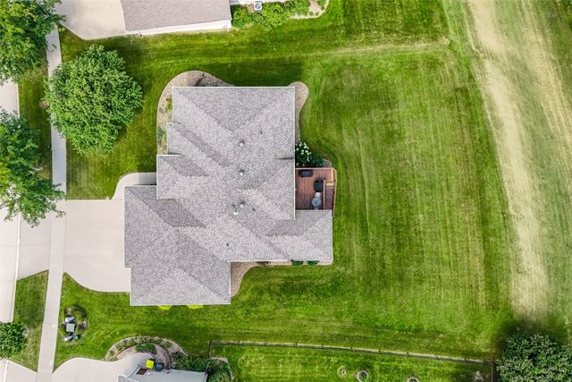 1722 Lake Shore Dr, Iowa City, IA 52246