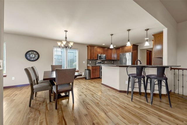 1722 Lake Shore Dr, Iowa City, IA 52246