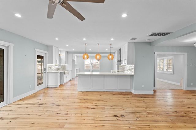 710 S DAVIS BOULEVARD, Tampa, FL 33606