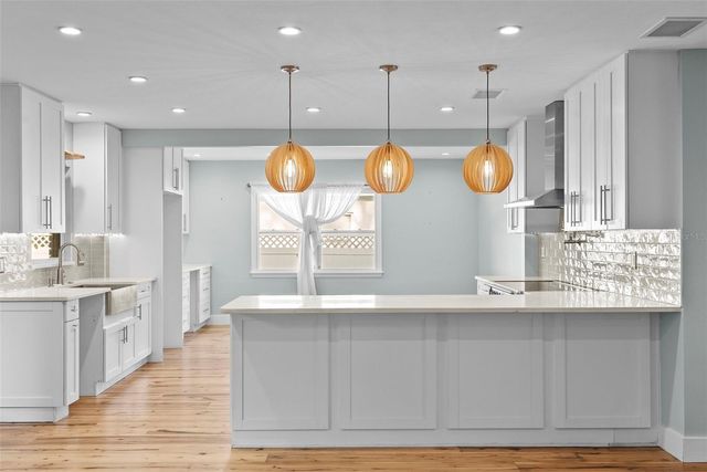 710 S DAVIS BOULEVARD, Tampa, FL 33606