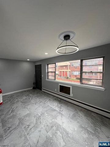 916 Stuyvesant Avenue w-1, Irvington, NJ 07111